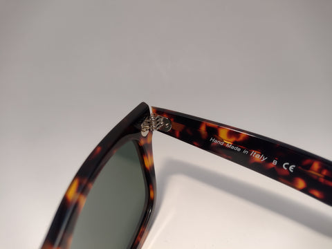 Wayfarer Tortoise Fury Color