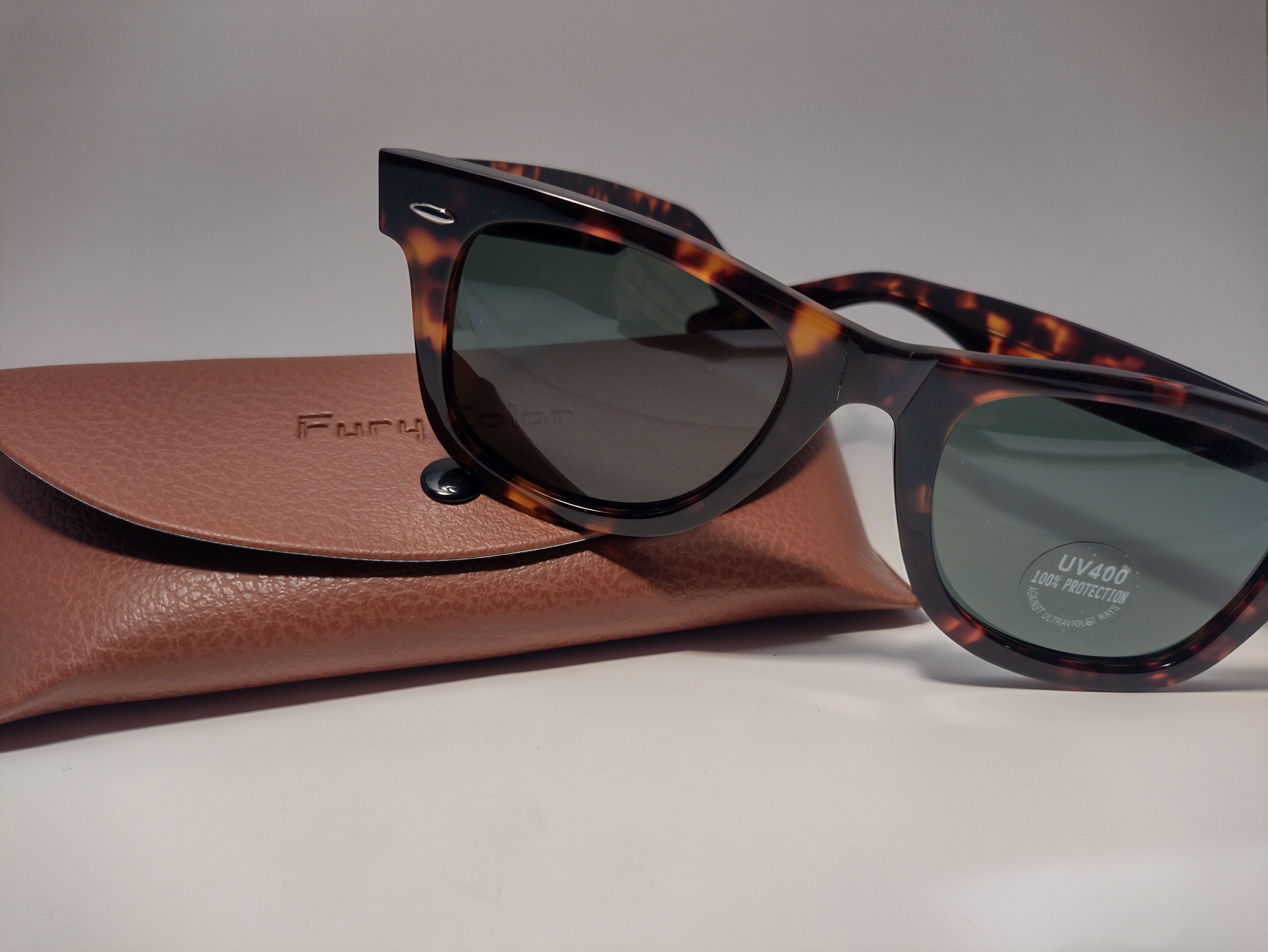 Wayfarer Tortoise Fury Color